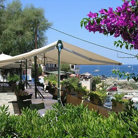 Отель Hotel-restaurant Le Vieux Moulin 3*