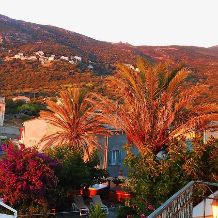 Hotel-restaurant Le Vieux Moulin 3* Чентури