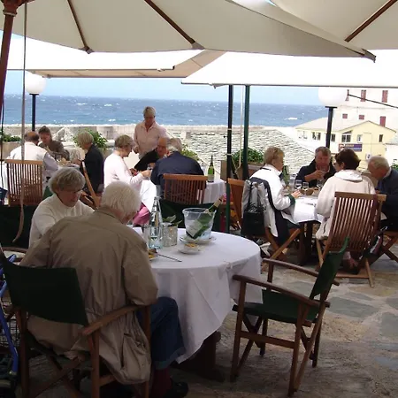 Hotell Hotel-restaurant Le Vieux Moulin Centuri